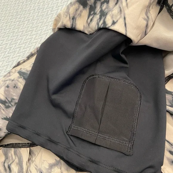 Lululemon Run: Pace Setter Skirt Size 6 - Picture 6 of 8